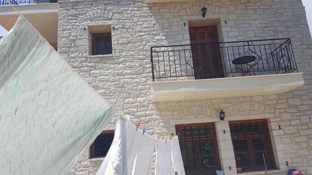 Traditional Guesthouse Marousio Rodavgi Exterior photo